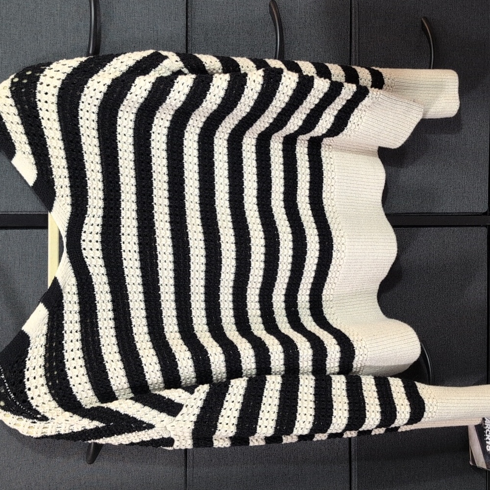 Express Sweater - Picture 2 of 6